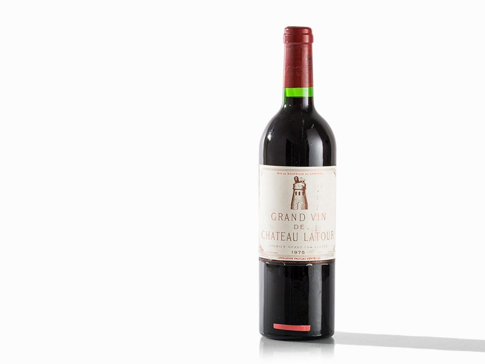 1 Bottle 1975 Château Latour, Pauillac: One bottle of Château Latour 1975 vintage Pauillac, Bordeaux/France Original filling quantity: 0.75 l Fill level: into neck Robert Parker (2000): 90/100 James Suckling (2000): 93/100 Jancis Robinson 