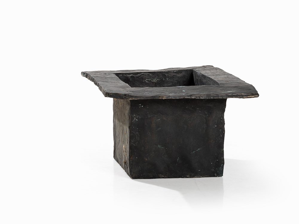 Susana Solano (b. 1946), Verge, Bronze, 1982: Bronze, dark brown patina Spain, 1982 Susana Solano (b. 1946) - Spanish sculptor Dimensions: 50 x 44 x 29 cm Good condition Provenance: Galeria Fernando Vijande, Madrid; private collection, Germany Es