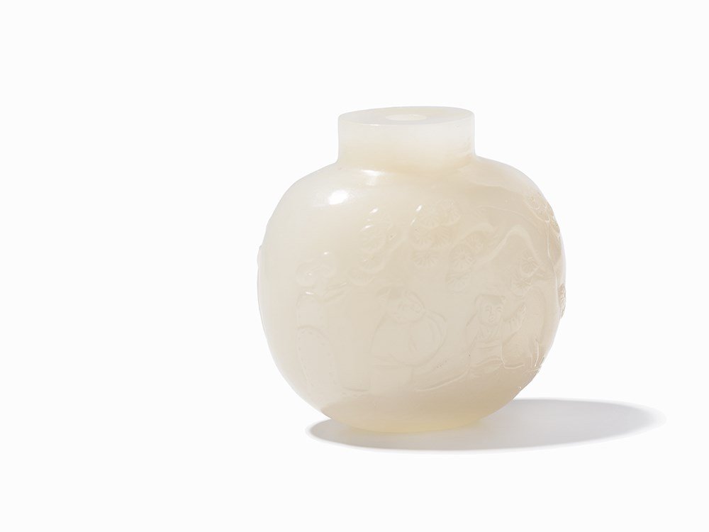 White Jade Snuff Bottle with Figures in Relief, Qing (1 of 7)