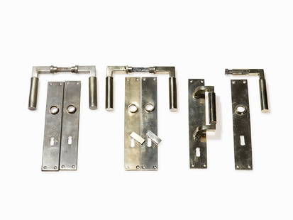 Gropius/Meyer, 2 Pairs of Door Handles & Rare Door: Nickel-plated metal with rectangular lock plates Weimar, Germany, around 1922, manufactured in the 1930s Walter Gropius (1883-1969) – Architect and founder of the Bauhaus School Adolf Meyer (1881-19