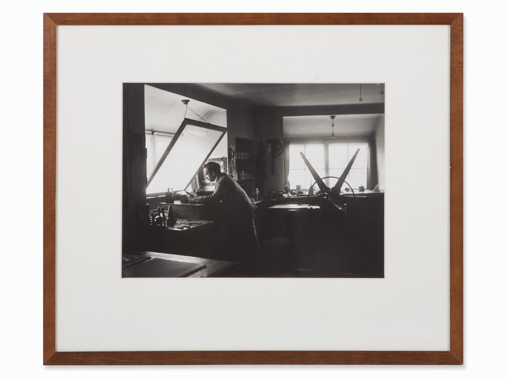 Ferdinand Schmutzer, Photographic Self Portrait, c.: Gelatin silver print Austria, circa 1915 (print 2001/02) Ferdinand Schmutzer (1870-1928) - Austrian graphic artist, photographer and portrait painter, representative of the Viennese Secession Verso st