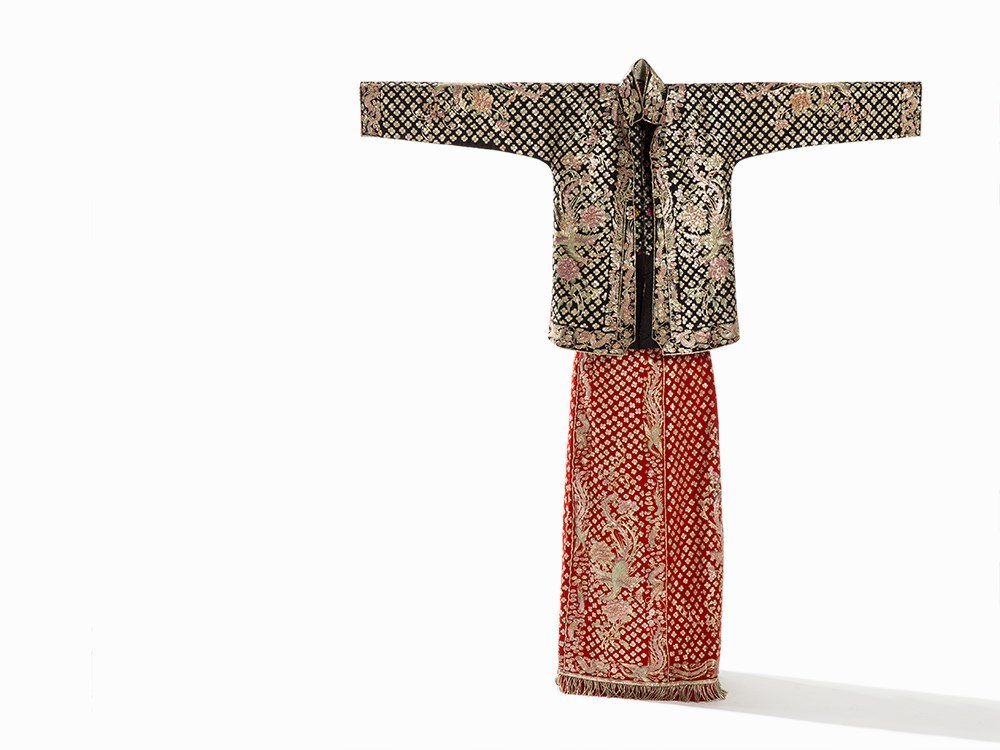 Embroided Women's Wedding Costume, China, early 20th C. (1 of 10)