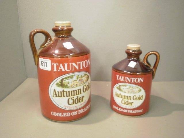 Two Taunton Cider stoneware jars, of graduating si: Two Taunton Cider stoneware jars, of graduating size.
