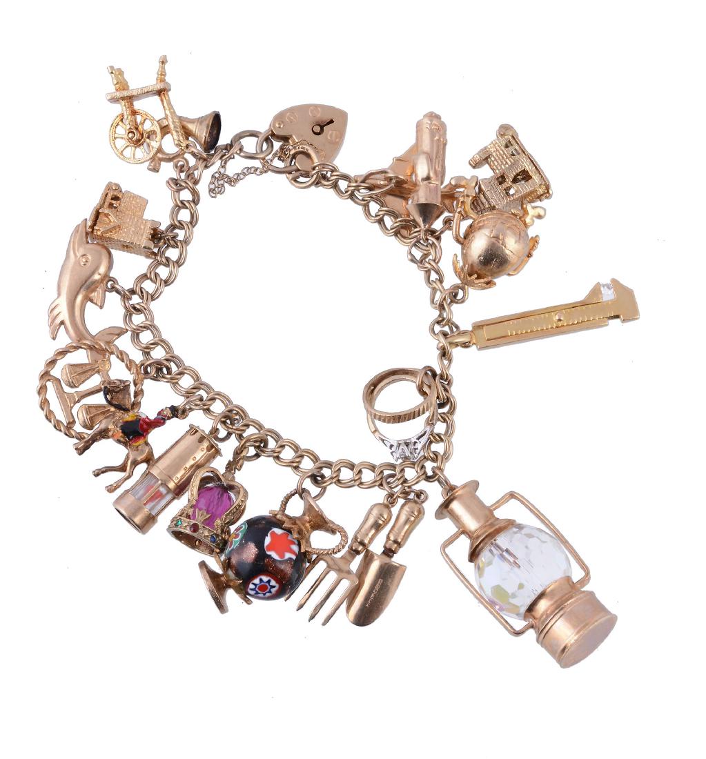A 9 carat gold charm bracelet , the double curb link (1 of 1)