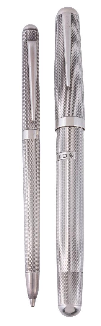 A silver fountain pen by Asprey & Co., London 1990 (1 of 2)