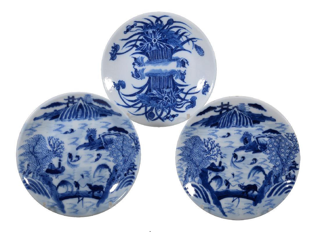 A small pair of Chinese blue and white dishes , and (1 of 2)