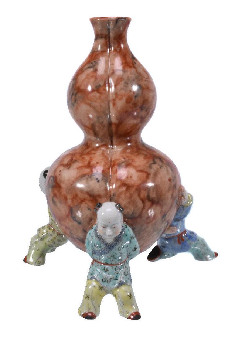 A Chinese 'puddingstone' porcelain vase (1 of 5)