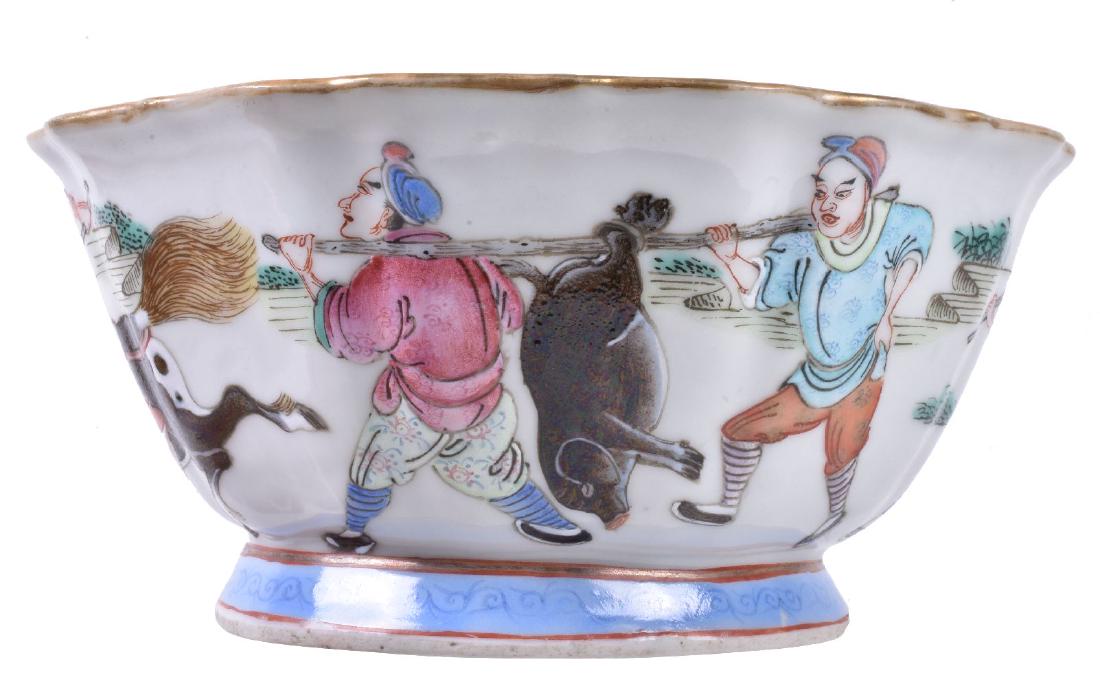 A Chinese 'Famille Rose' bowl (1 of 7)