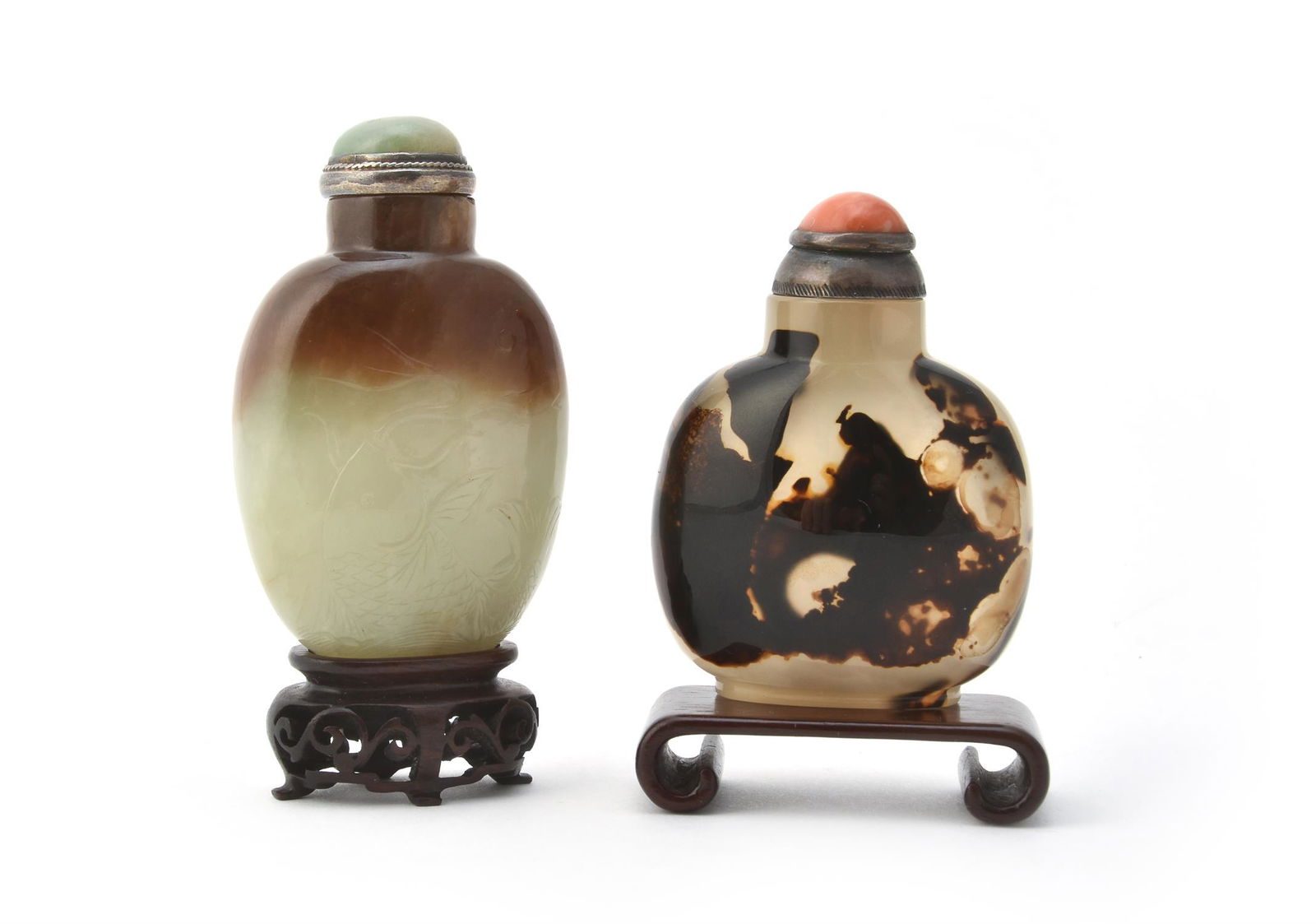 A Chinese shadow agate snuff bottle (1 of 5)
