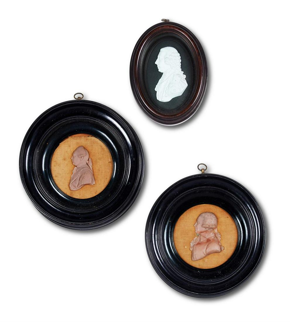 A WAX PORTRAIT MEDALLION OF LORD NORTH (1732-1792) (1 of 1)