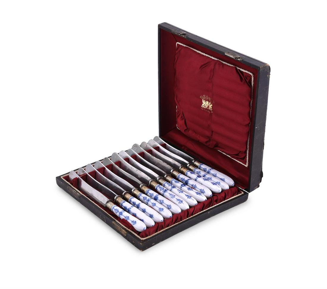 A SET OF TWELVE DESSERT KNIVES GERMAN (1 of 2)