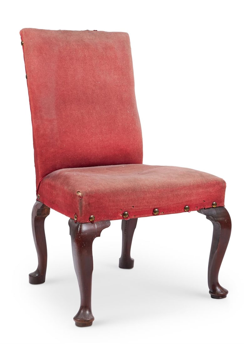 A GEORGE II MAHOGANY SIDE CHAIR, MID 18TH CENTURY (1 of 2)