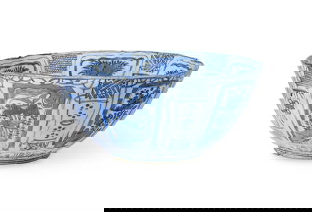 A LARGE BLUE AND WHITE 'KRAAK' PUNCH BOWL, CHINESE WANLI (1573-1620): A LARGE BLUE AND WHITE 'KRAAK' PUNCH BOWLCHINESE, WANLI (1573-1620)36.5cm diameter