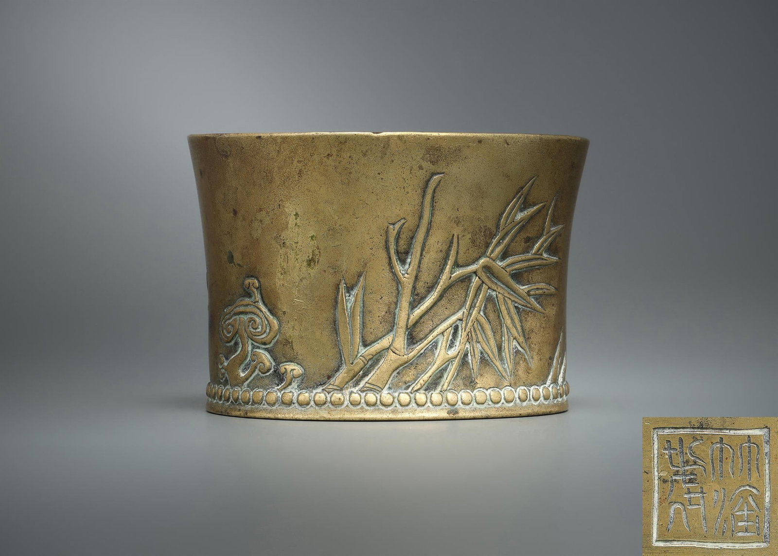 A Chinese bronze censer (1 of 5)