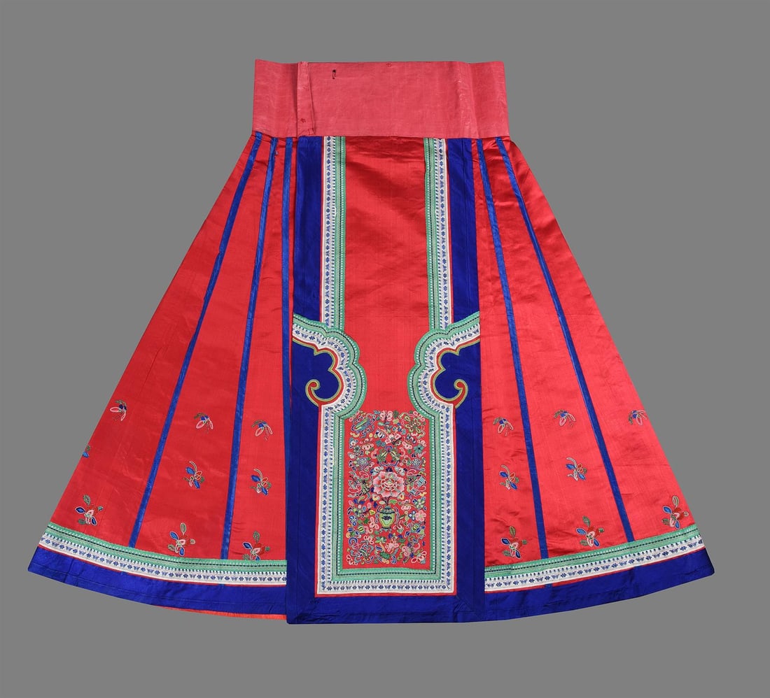 A Chinese silk embroidered red skirt (1 of 5)