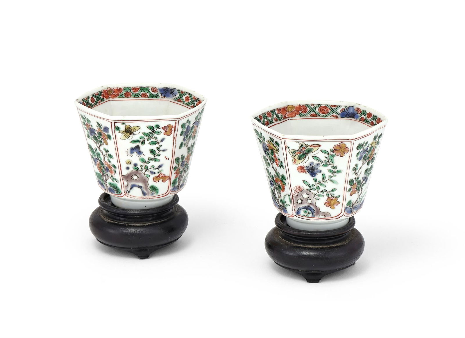 A pair of Chinese Famille Verte hexagonal tea cups (1 of 4)