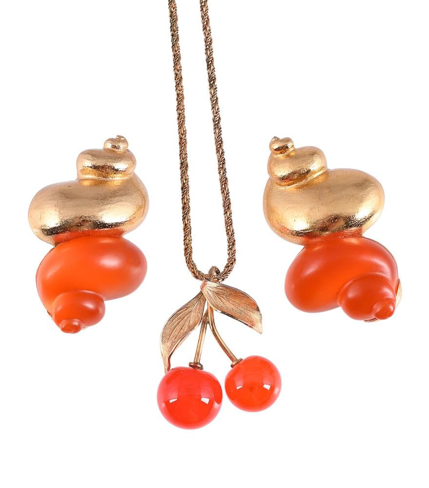 CHRISTIAN DIOR, SEA SHELL EARRINGS (1 of 1)