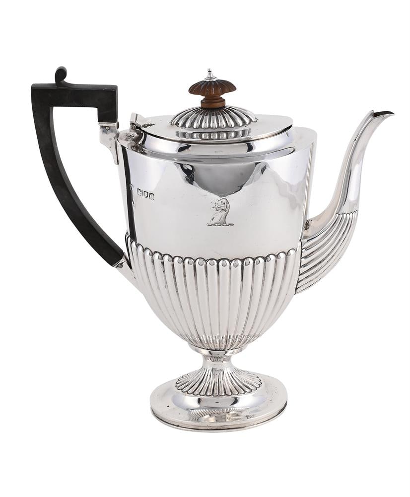 A LATE VICTORIAN SILVER COFFEE POT: A LATE VICTORIAN SILVER COFFEE POT CHAR