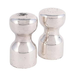 A PAIR OF SILVER WAISTED SALT AND PEPPER SHAKERS: A PAIR OF SILVER WAISTED SALT AND PEPPER SHAKERS