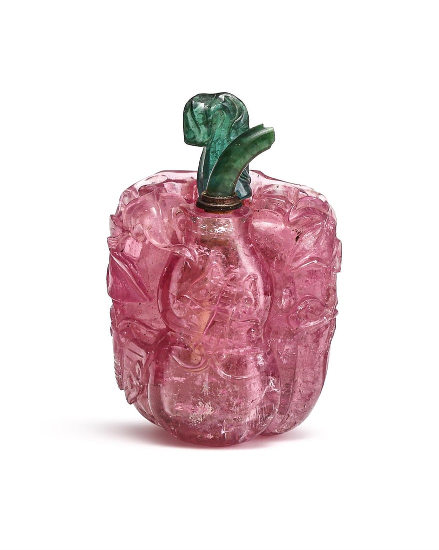 A Chinese tourmaline 'Double gourd' snuff bottle (1 of 4)