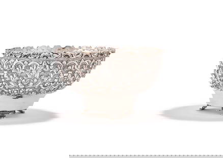 AN ASIAN SILVER COLOURED BOWL: AN ASIAN SILVER COLOURED BOWL STAMPED S