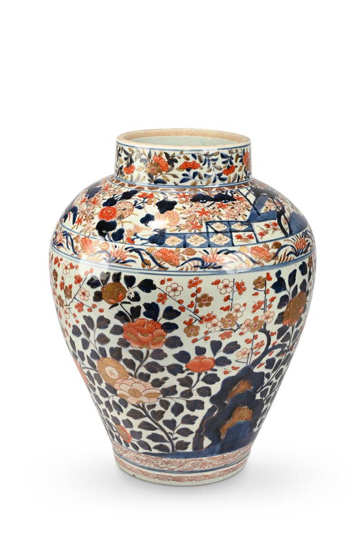 A LARGE JAPANESE IMARI VASE, EDO PERIOD, LATE 17TH CENTURY