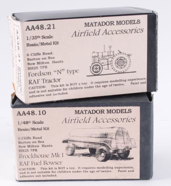 A collection of mainly 1/48 scale unmade airfield: A collection of mainly 1/48 scale unmade airfield model kits, comprising a Flightpath brass Second World War control tower; Flightpath brass Nissen Hut; Hart Models white metal David Brown VIG 1a Task