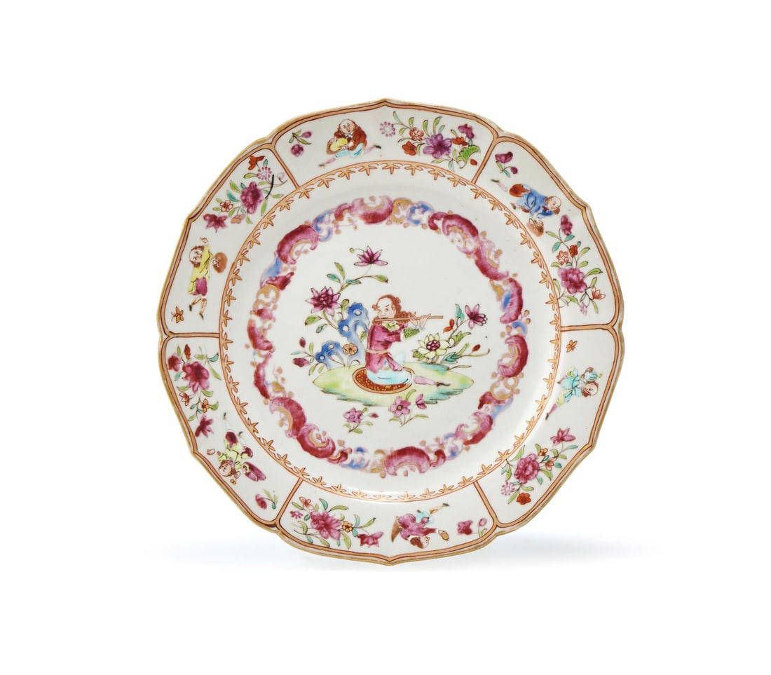 A Chinese Export European figure plate