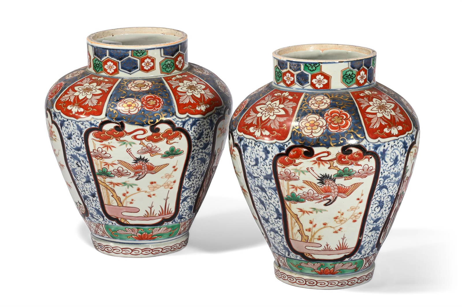 A PAIR OF IMARI BALUSTER VASES, EDO PERIOD, 18TH CENTURY