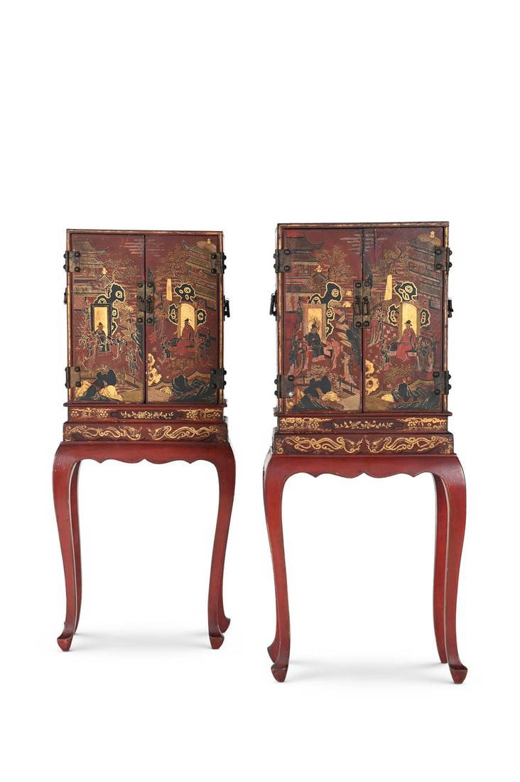 A PAIR OF CHINESE EXPORT CABINETS ON STANDS, LATE 19TH OR 20TH CENTURY