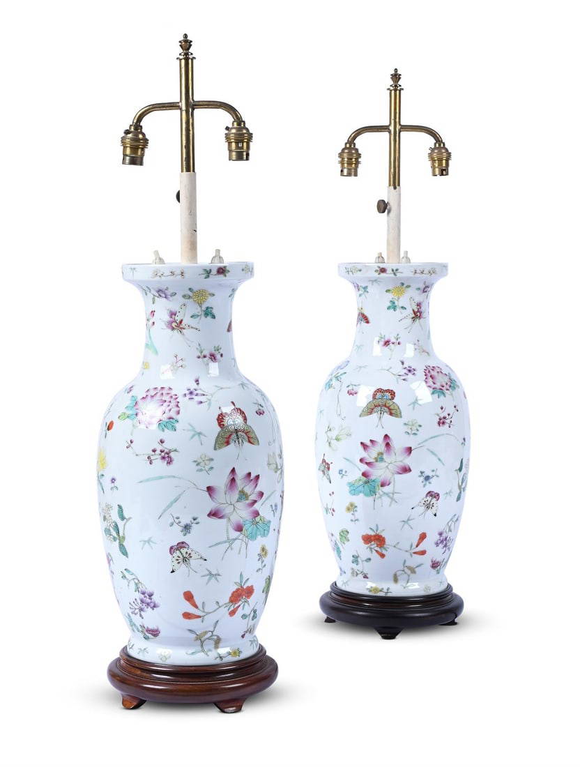 A LARGE PAIR OF CHINESE FAMILLE ROSE VASES, LATE 19TH CENTURY