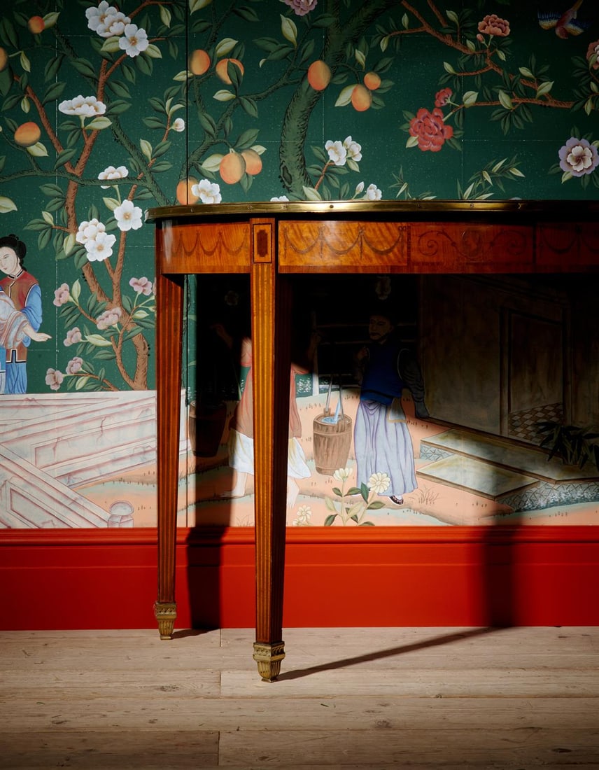 Y A FINE GEORGE III SATINWOOD, ROSEWOOD, HAREWOOD AND SPECIMEN MARQUETRY CONSOLE TABLE, CIRCA 1780: Y A FINE GEORGE III SATINWOOD, ROSEWOOD, HAREWOOD AND SPECIMEN MARQUETRY CONSOLE TABLEATTRIBUTED TO INCE & MAYHEW, CIRCA 1780With gilt metal spade feet and brass moulding to the top89.5cm high, 123cm
