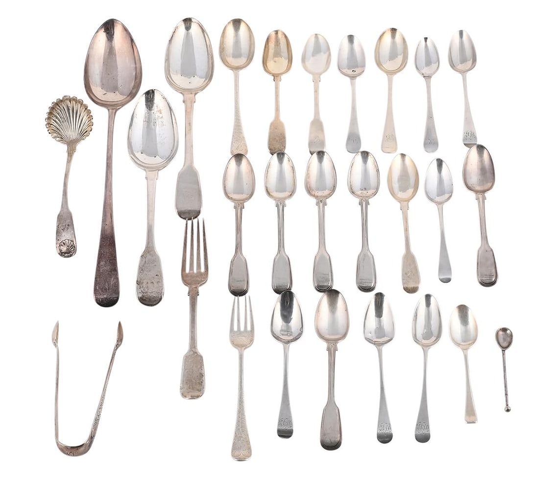 A COLLECTION OF SILVER FLATWARE (1 of 1)
