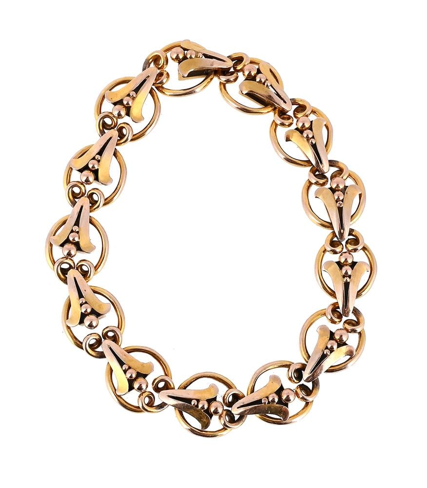 AN EARLY 20TH CENTURY FANCY LINK BRACELET (1 of 1)