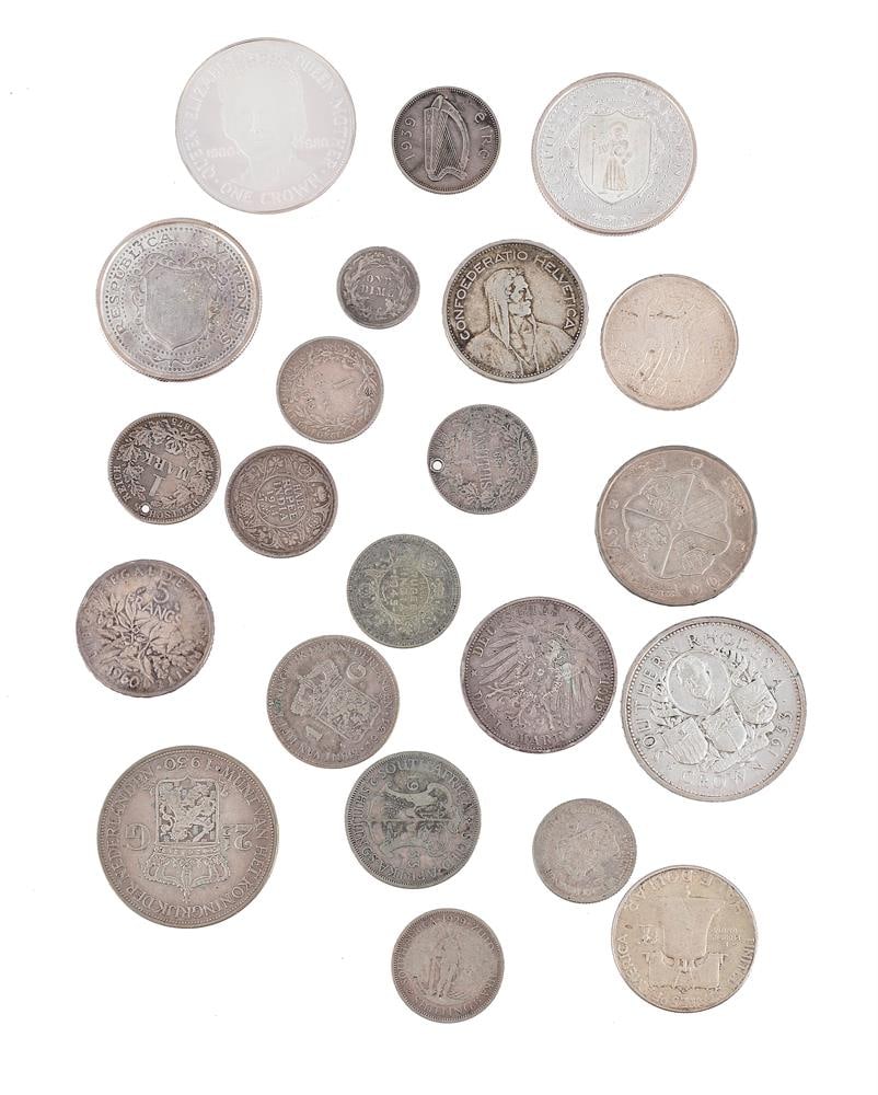 WORLD COINS, A SMALL QUANTITY OF MOSTLY 20TH CENTURY SILVER COINS (1 of 1)