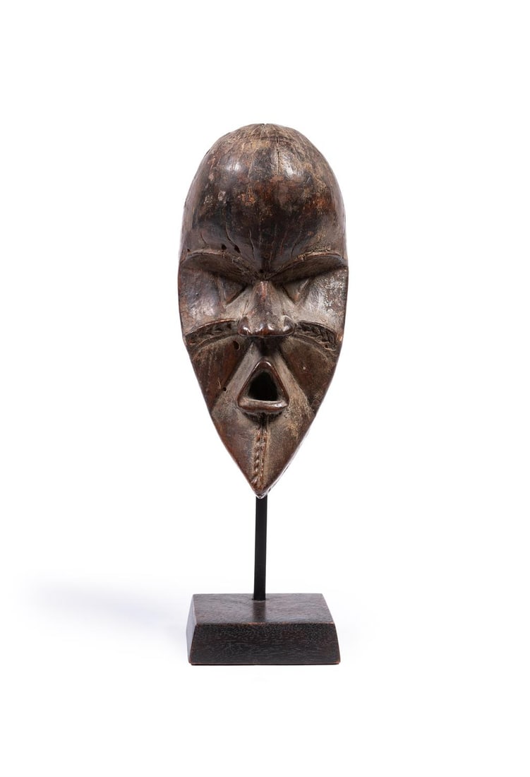 A BASSA MASK, LIBERIA, SECOND HALF 20TH CENTURY (1 of 3)