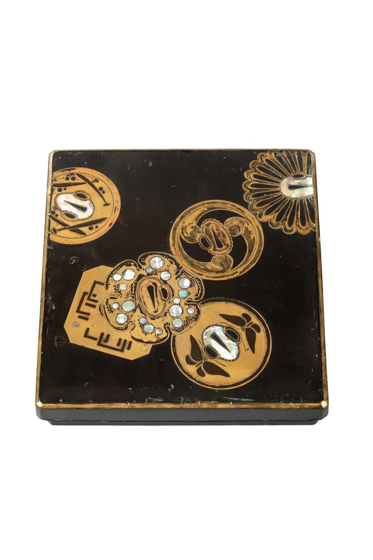 Y ‡ A suzuribako [writing box], Momoyama period (1 of 3)