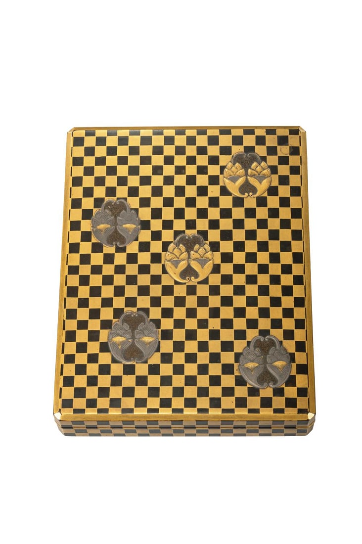 ‡ A suzuribako [writing box], Edo period: ‡ Property from the Collection of Jean SaportaA suzuribako [writing box]Edo period, 17th centurythe rectangular box with flush-fitting cover, canted corners and edges, decorated in gold, silver