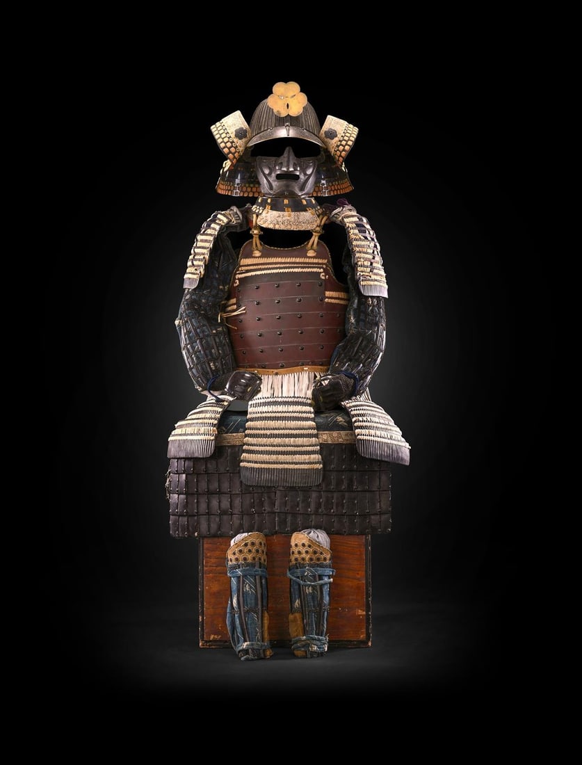 ‡ A yokohagi nimai-do gusoku [armour], Edo period (1 of 4)