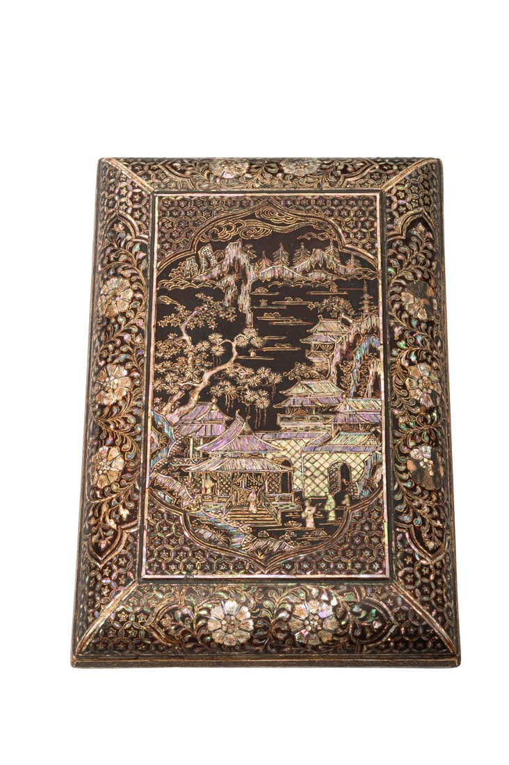 Y ‡ A Ryukyu Islands suzuribako [writing box]Edo period (1 of 3)