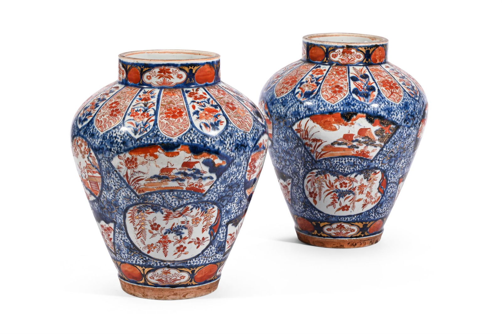 A PAIR OF JAPANESE ARITA BALUSTER VASES, EDO PERIOD, 18TH CENTURY (1 of 3)