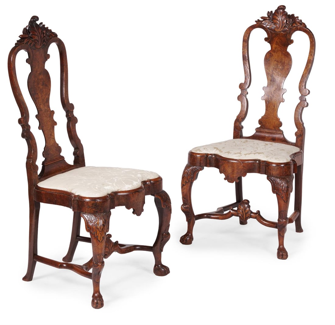 A PAIR OF DUTCH BURR AND FIGURED WALNUT CHAIRS, CIRCA 1730 (1 of 4)