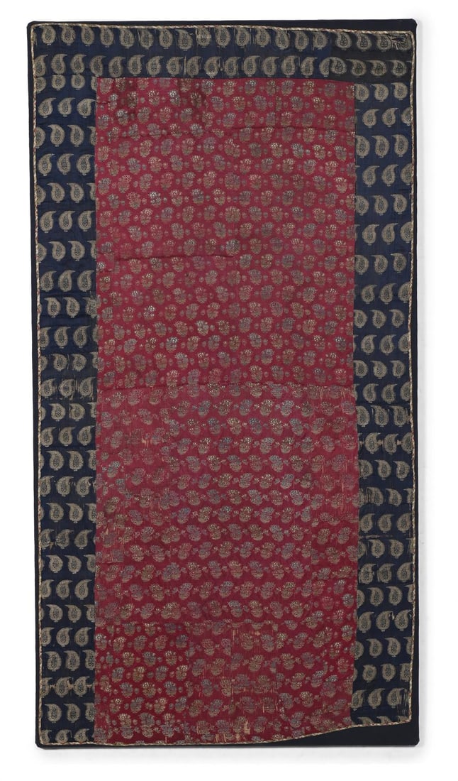 A SAFAVID SILK BROCADE PANEL, 17TH OR EARLY 18TH CENTURY (1 of 2)