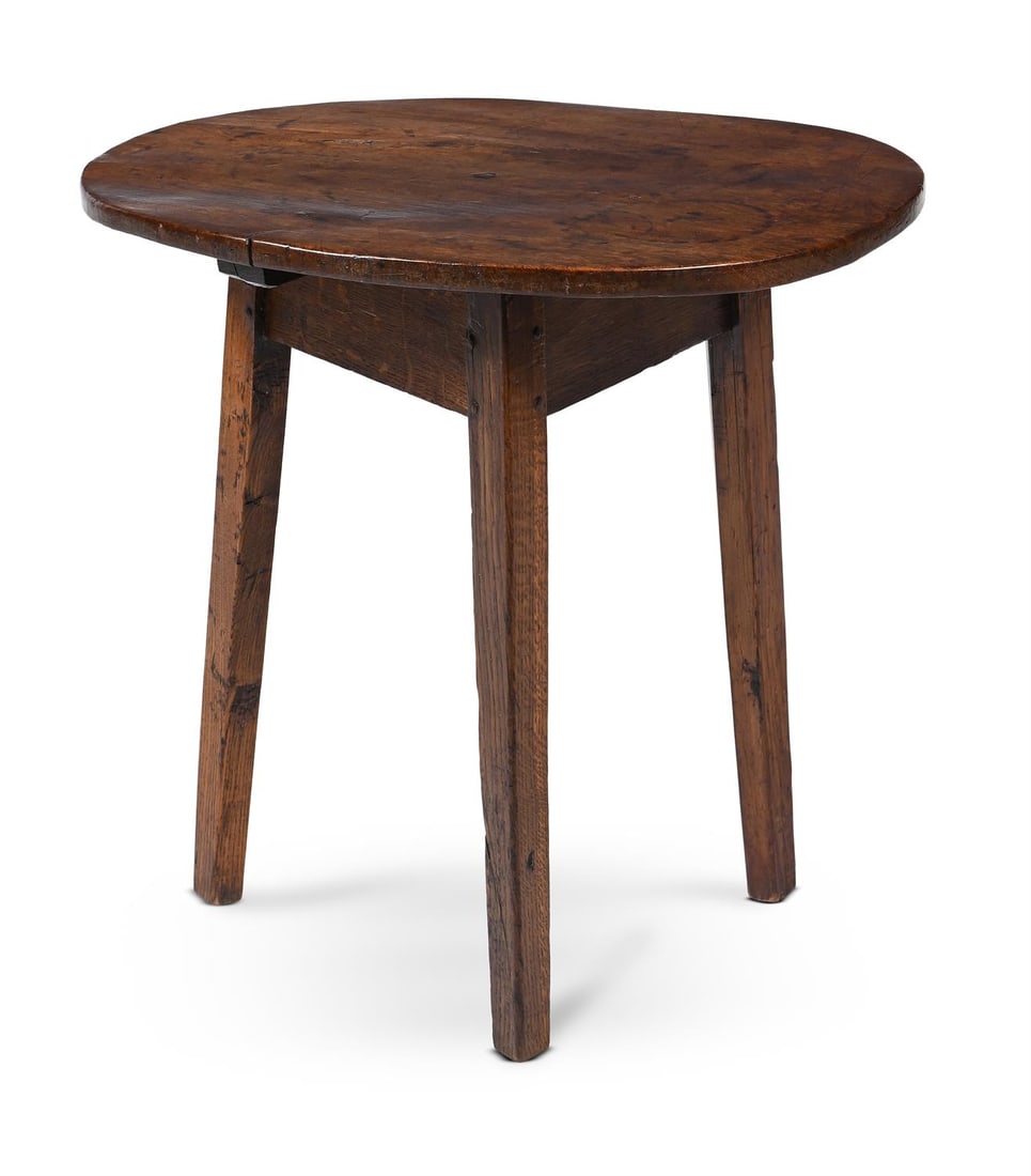AN OAK AND ELM CRICKET TABLE, LATE 18TH OR EARLY 19TH CENTURY (1 of 3)