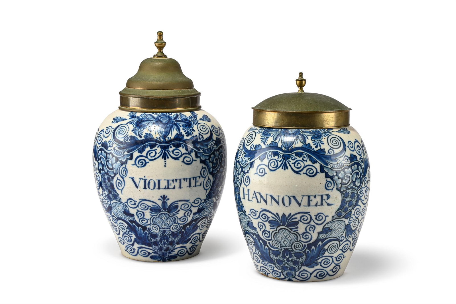 A NEAR PAIR OF DUTCH DELFT APOTHECARY VASES, 19TH CENTURY (1 of 4)