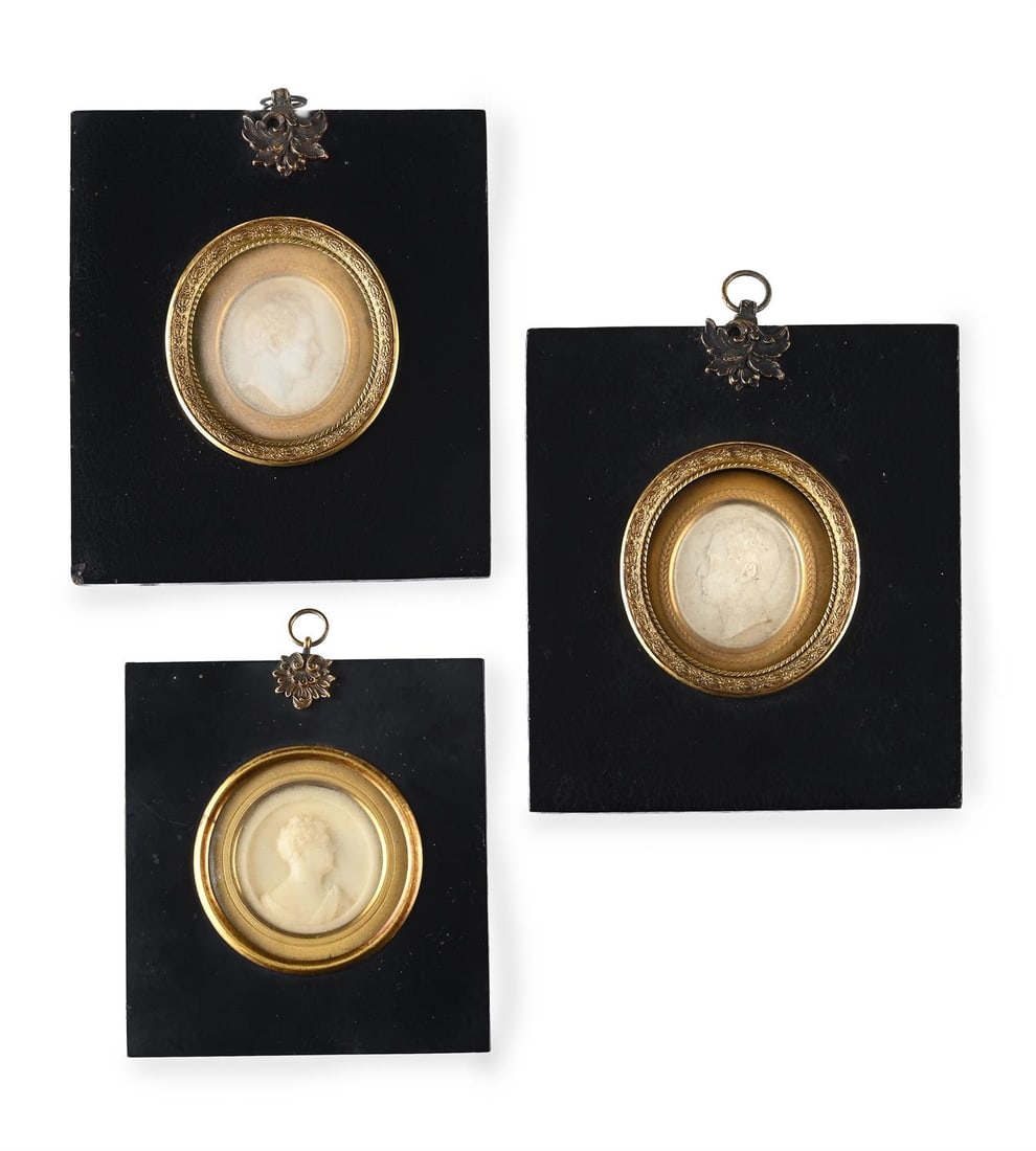 TWO WAX PORTRAIT RELIEFS OF SIR ROBERT PEEL AND THE DUKE OF WELLINGTON, BY JOHN DE VEAUX (1 of 6)