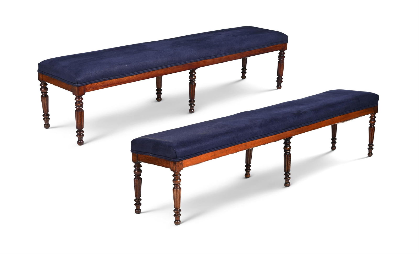 A PAIR OF GEORGE IV BROWN OAK HALL OR GALLERY SEATS, ATTRIBUTED TO GILLOWS, CIRCA 1825 (1 of 2)