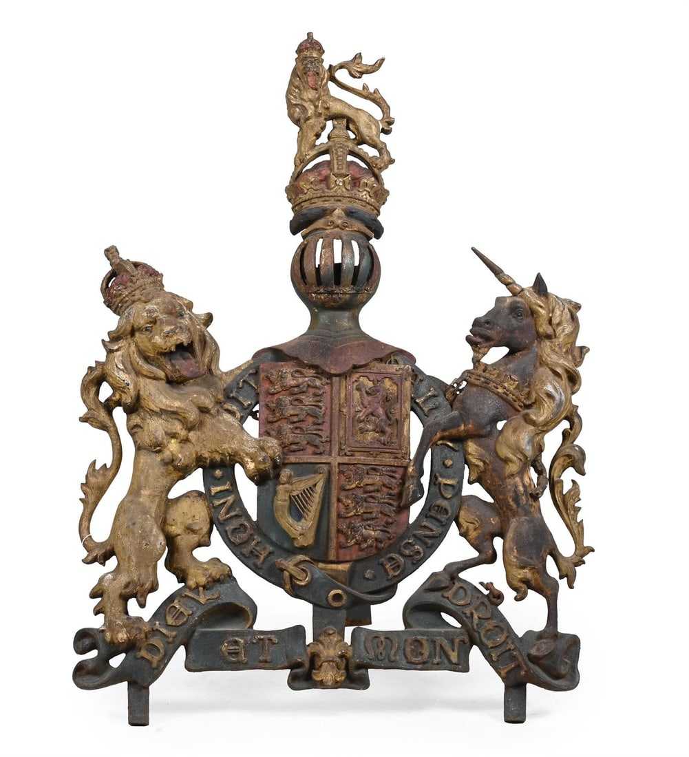 A LARGE POLYCHROME PAINTED CAST IRON ROYAL COAT OF ARMS, LATE 19TH OR EARLY 20TH CENTURY (1 of 4)