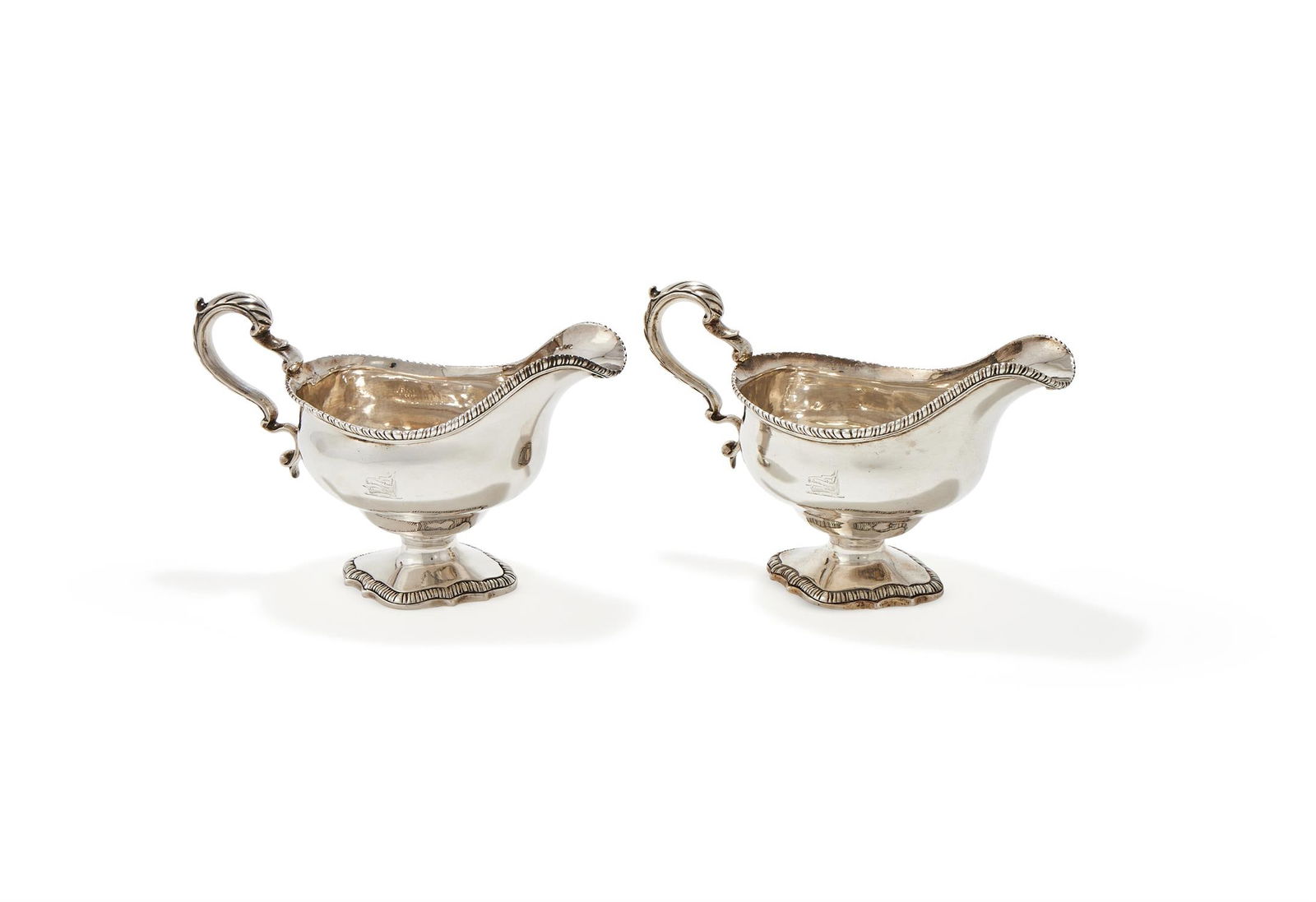 A PAIR OF GEORGE III SILVER OVAL SAUCE BOATS (1 of 2)