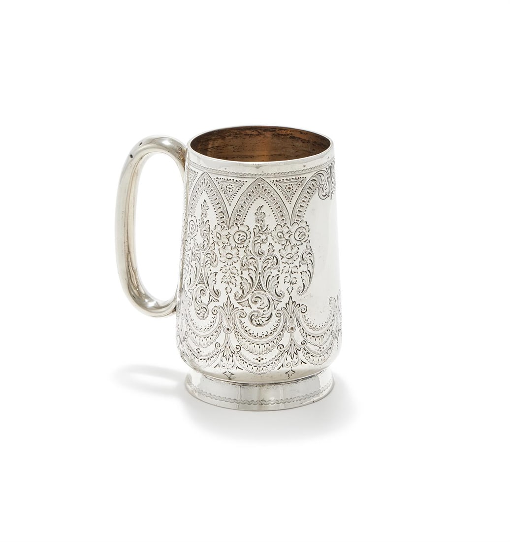 A VICTORIAN SILVER MUG (1 of 2)